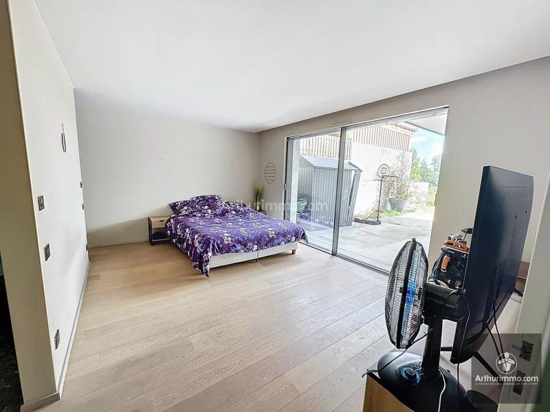 Maison - 260 m² - 6 pièces