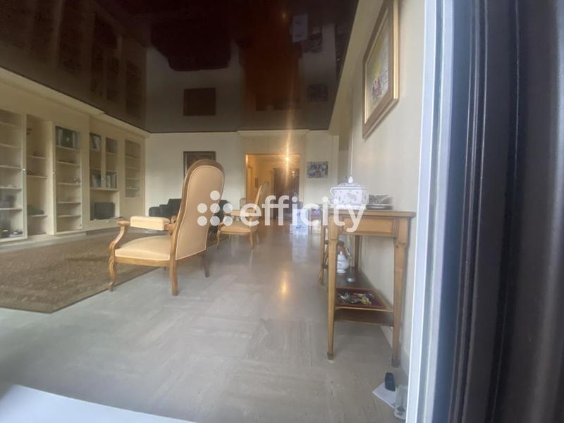 Appartement - 144 m² - 6 pièces