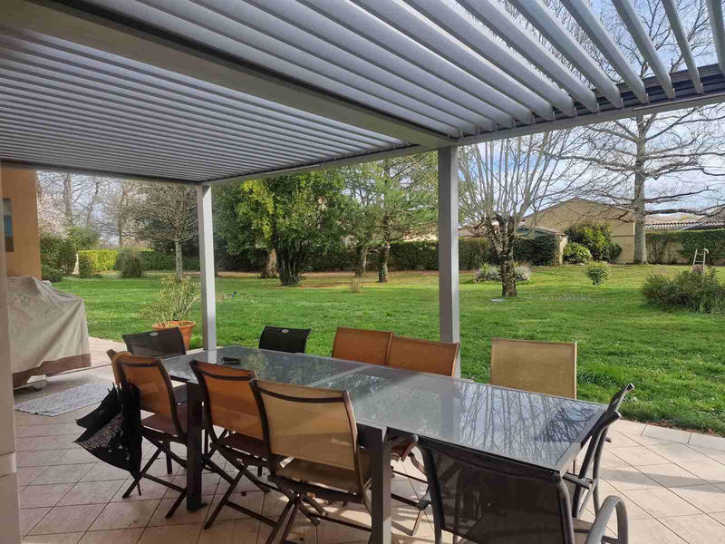 Maison - 255 m² - 8 pièces