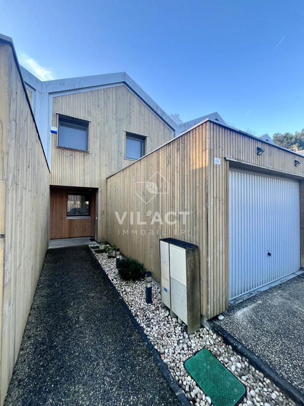 Maison - 80 m² - 4 pièces