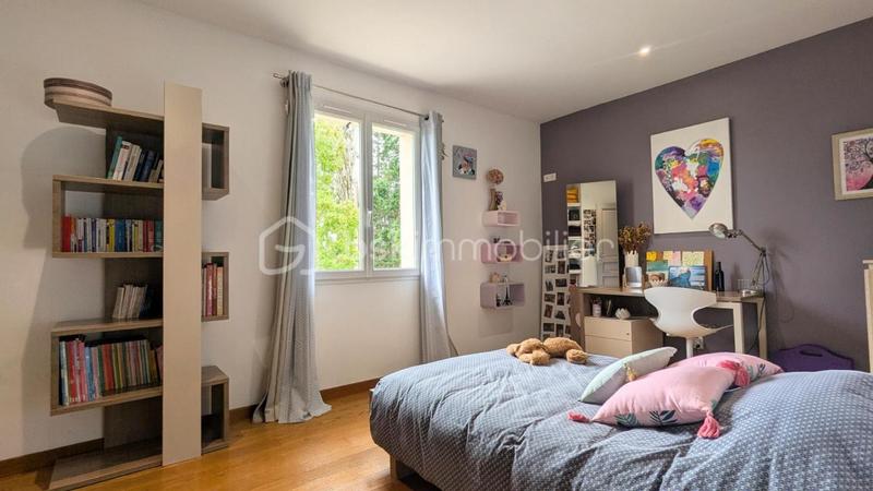 Maison - 220 m² - 8 pièces