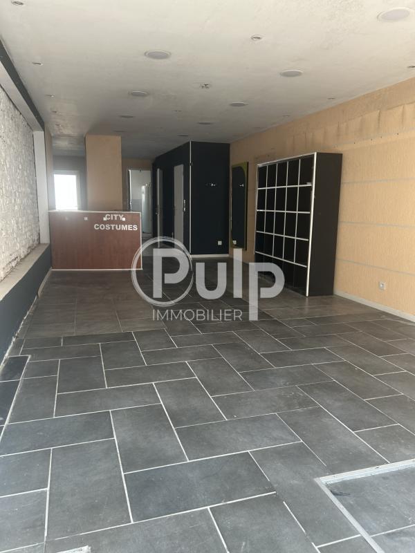 Local commercial - 170 m² - 6 pièces