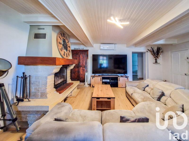 Maison - 220 m² - 9 pièces