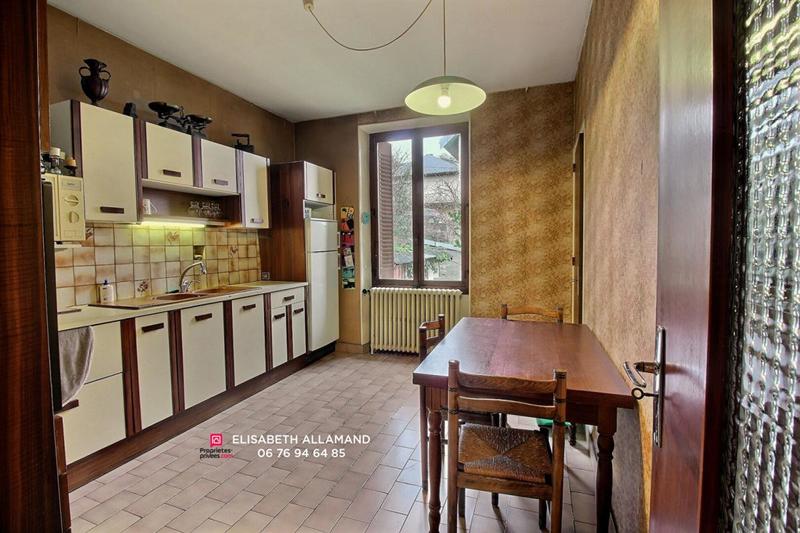 Maison - 198 m² - 8 pièces