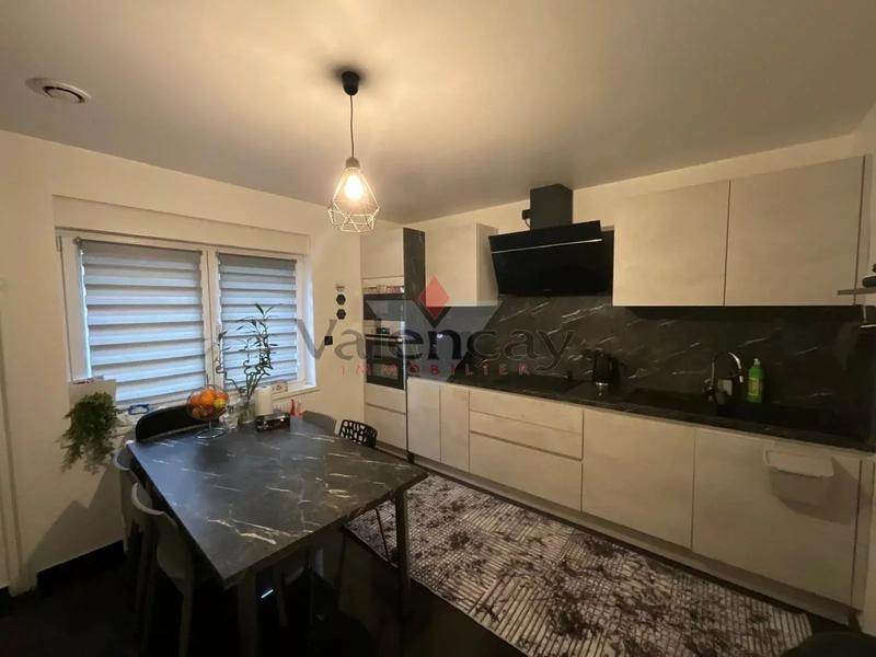 Maison - 93 m² - 5 pièces