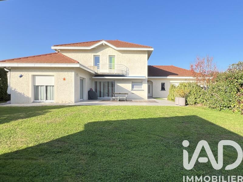 Maison de maîtres - 233 m² - 7 pièces