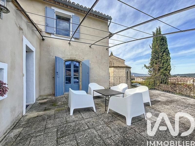 Maison - 220 m² - 5 pièces