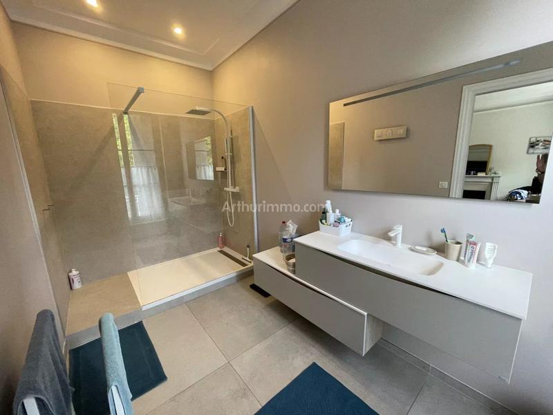 Maison - 350 m² - 12 pièces