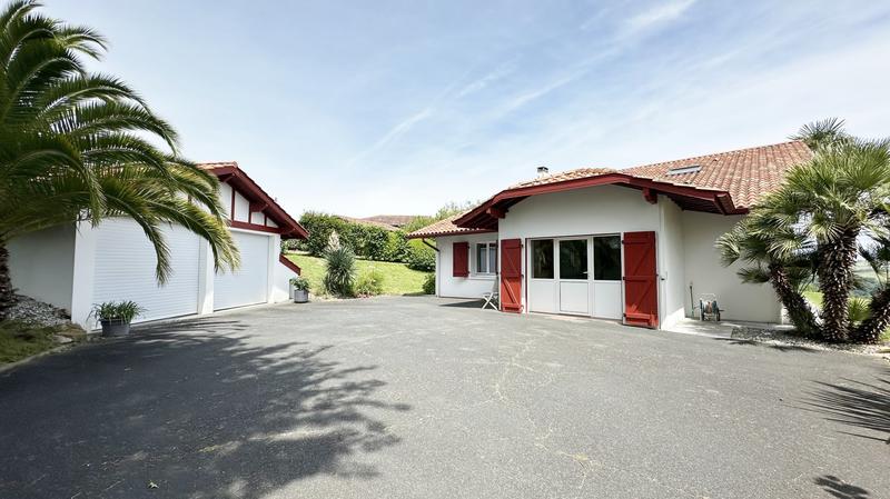 Maison contemporaine - 188 m² - 6 pièces