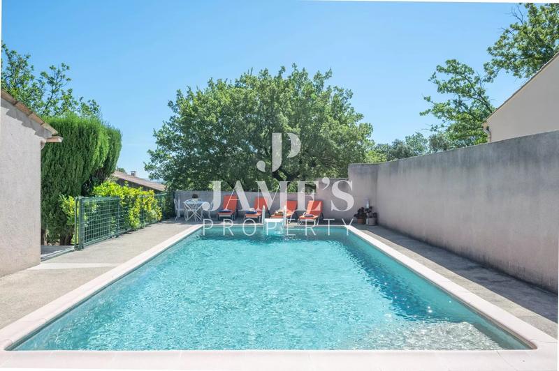 Maison - 140 m² - 6 pièces