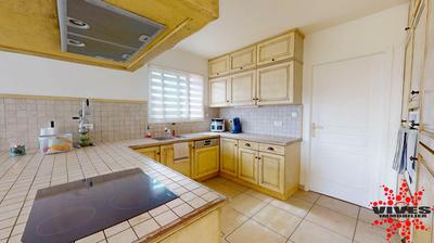 Maison - 288 m² - 10 pièces