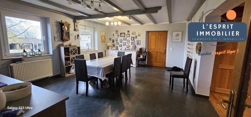 Maison - 250 m² - 8 pièces