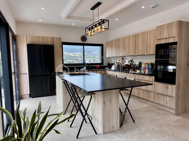 Villa - 228 m² - 4 pièces