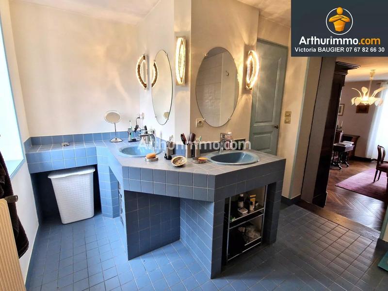 Maison - 252 m² - 10 pièces