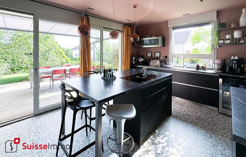 Maison - 198 m² - 7 pièces