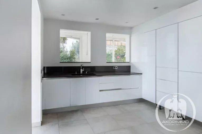 Appartement - 300 m² - 8 pièces