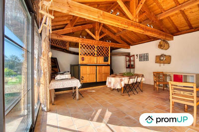 Maison - 200 m² - 6 pièces