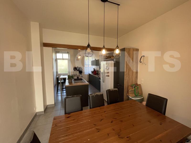 Maison - 200 m² - 8 pièces