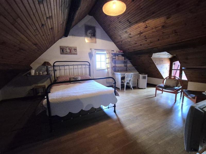 Maison - 312 m² - 12 pièces