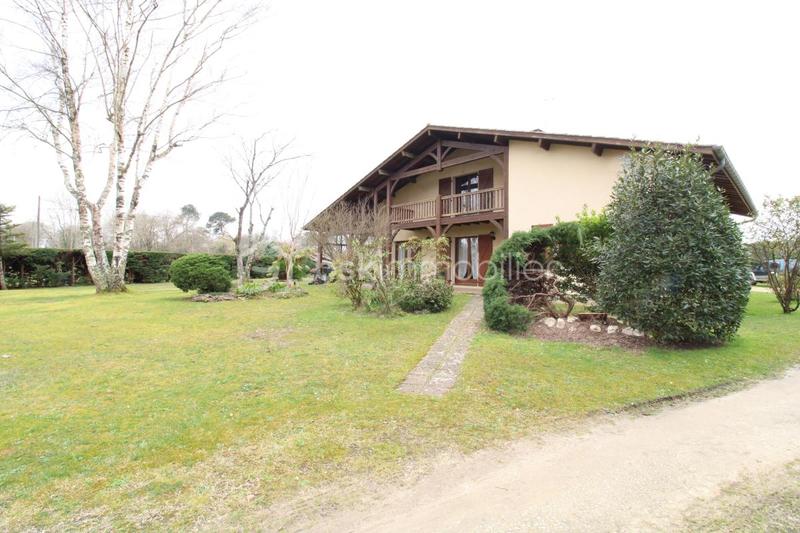 Maison - 185 m² - 7 pièces