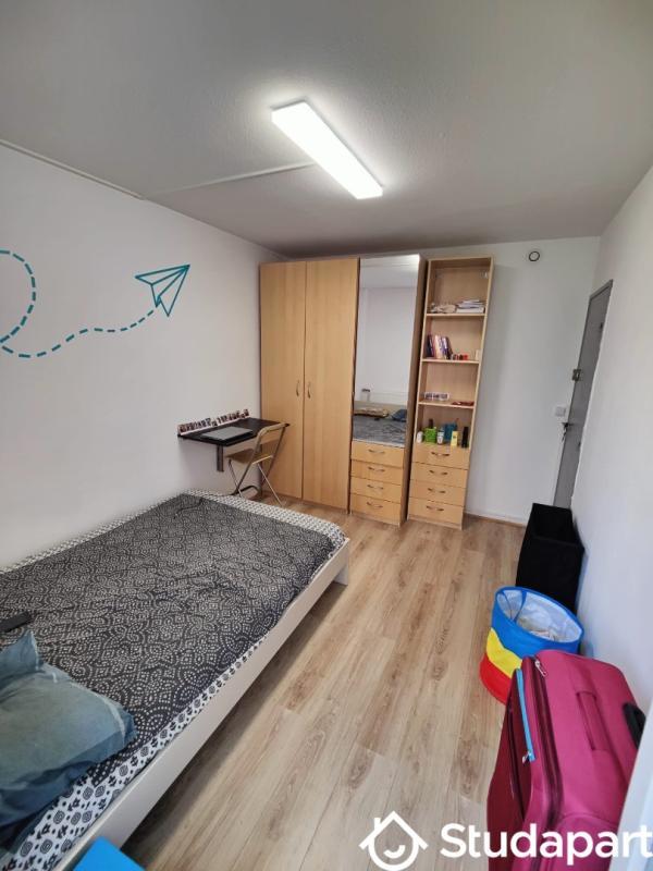 Chambre - 11 m² - 1 pièce