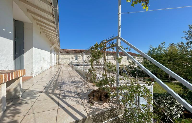 Maison - 247 m² - 9 pièces