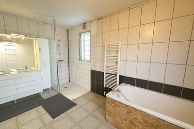 Maison - 121 m² - 6 pièces