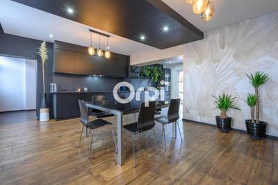 Maison - 225 m² - 6 pièces