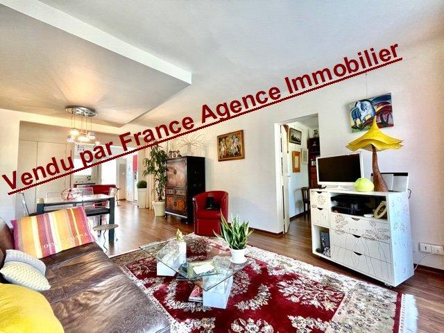 Appartement - 80 m² - 4 pièces