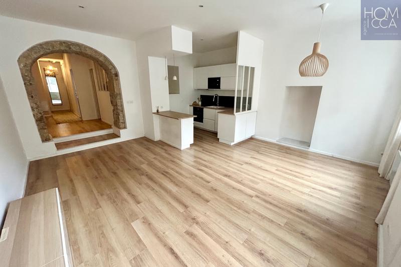 Appartement - 80 m² - 4 pièces