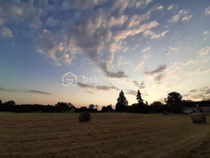 Terrain constructible - 592 m²