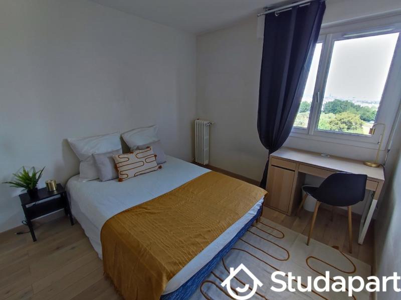 Chambre - 11 m² - 1 pièce