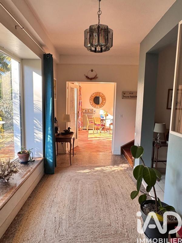 Maison - 241 m² - 7 pièces