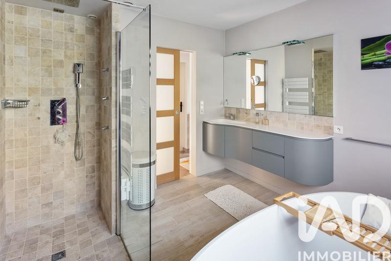 Maison - 138 m² - 5 pièces