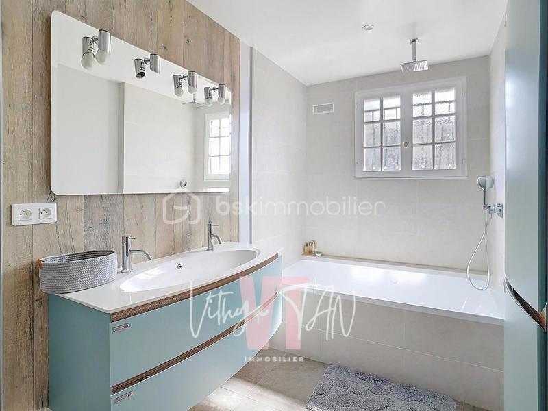 Maison - 159 m² - 5 pièces