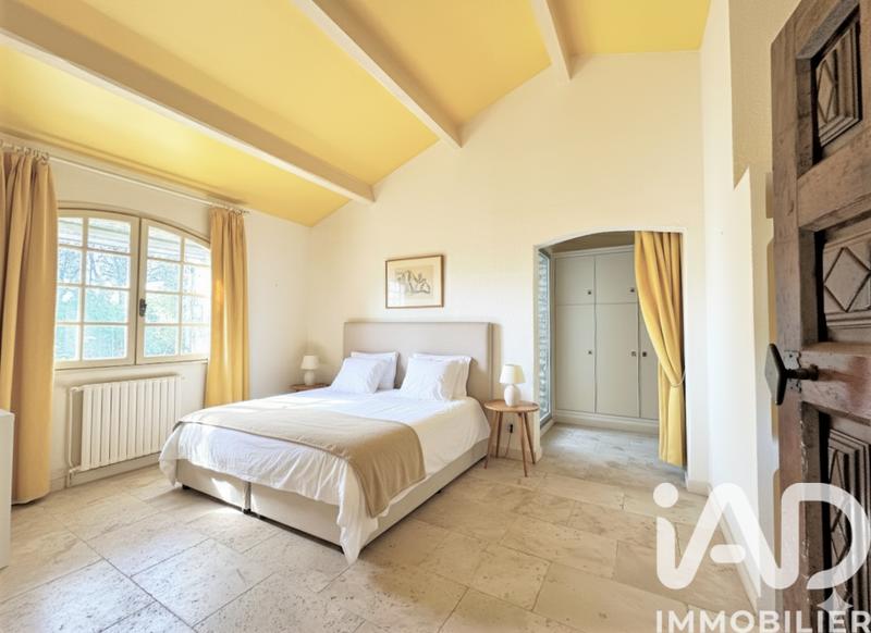 Maison - 325 m² - 8 pièces