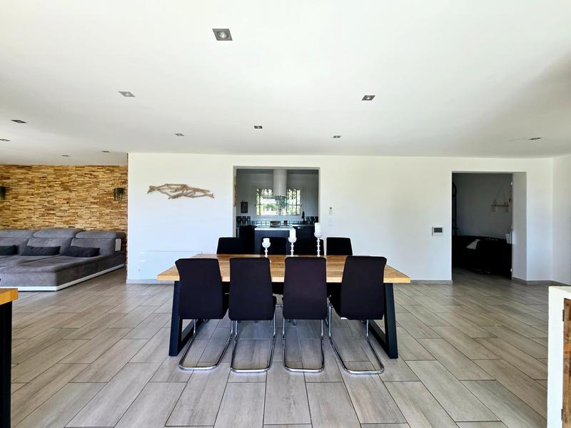 Villa - 192 m² - 6 pièces