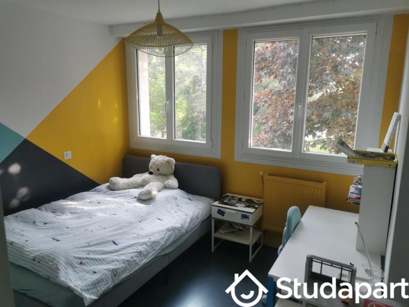 Chambre - 11 m² - 1 pièce