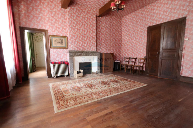 Maison - 220 m² - 12 pièces