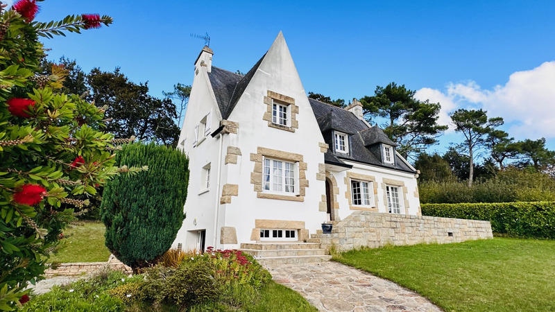 Maison - 169 m² - 9 pièces