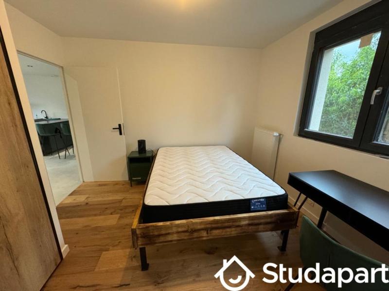 Chambre - 13 m² - 1 pièce