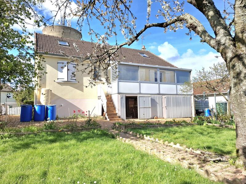 Maison - 94 m² - 8 pièces