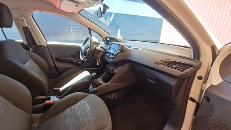 Peugeot 208 affaire Bluehdi 100 Ss Premium