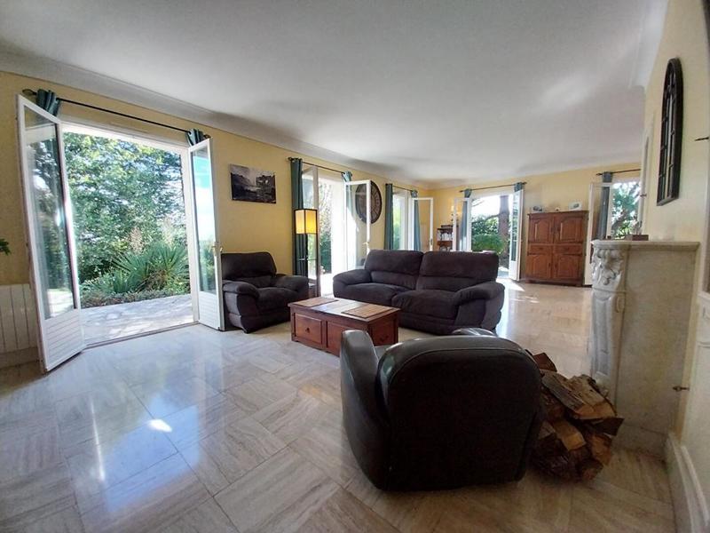 Maison - 180 m² - 7 pièces