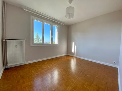 Appartement - 94 m² - 5 pièces