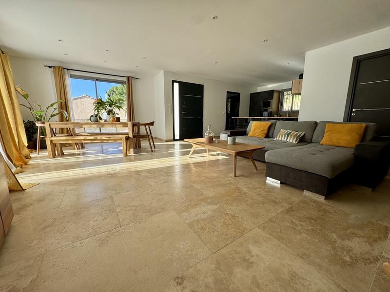 Maison - 96 m² - 5 pièces