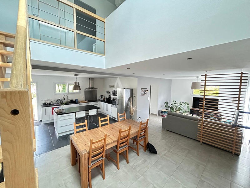 Maison - 148 m² - 6 pièces