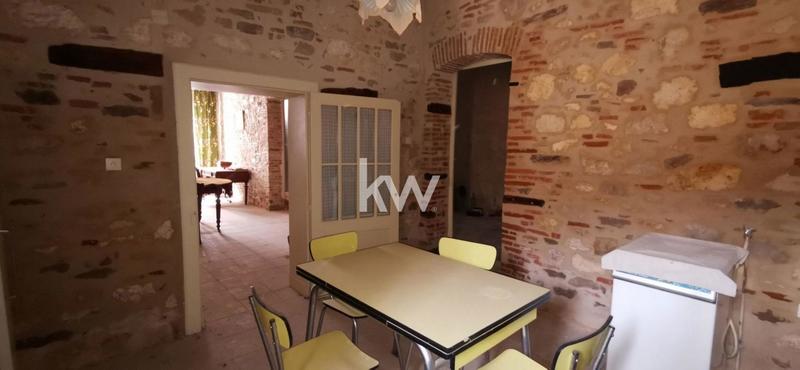 Maison - 216 m² - 8 pièces