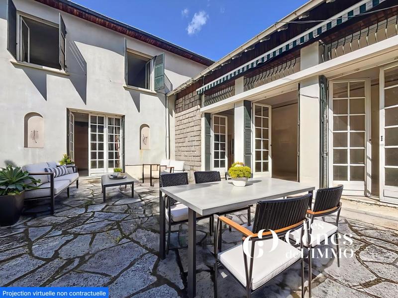 Maison - 246 m² - 6 pièces