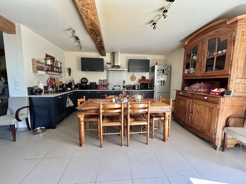 Maison en pierre - 200 m² - 6 pièces